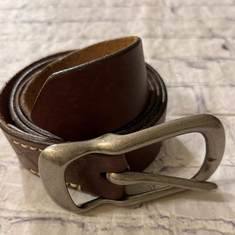 EDDIE BAUER VINTAGE DISTRESSED RUGGED BROWN ITALIAN LEATHER MENS BELT SIZE 42